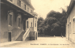 Bon-Accueil - La cour d'honneur - Un coin du parc Bon-Accueil - La cour d'honneur - Un coin du parc