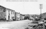 Après le départ des Allemands - L'entrée du village Après le départ des Allemands - L'entrée du village