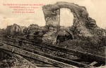 Après 4 ans de guerre - Vue intérieure de l'église (à l'arrière, le portail) Après 4 ans de guerre - Vue intérieure de l'église (à l'arrière, le portail)