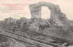 Après 4 ans de guerre - Vue intérieure de l'église (à l'arrière, le portail) Après 4 ans de guerre - Vue intérieure de l'église (à l'arrière, le portail)
