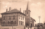La mairie, l'école, entrée de l'église La mairie, l'école, entrée de l'église
