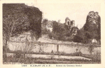 Ruines du château féodal Ruines du château féodal