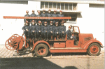 Jeunes sapeurs pompiers de Blâmont - 1987 - Sur autompompe Renault 1936
