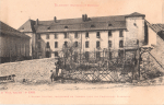 L'ancien collège transformé en caserne pour les prisonniers allemands L'ancien collège transformé en caserne pour les prisonniers allemands