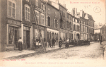 Déblaiement des maisons démolies par les prisonniers allemands
