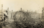Bois du Vannequel. Près du poste d'observation. Chicane dans le réseau de fils de fer - 9 avril 1917 Bois du Vannequel. Près du poste d'observation. Chicane dans le réseau de fils de fer - 9 avril 1917