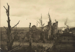 Emberménil. Le village et la gare bombardés. À droite, train sur la voie ferrée rétablie à travers les anciennes lignes - 30 décembre 1918 Emberménil. Le village et la gare bombardés. À droite, train sur la voie ferrée rétablie à travers les anciennes lignes - 30 décembre 1918
