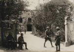 Herbéviller. Le château bombardé. L'entrée et poste de garde américain - 16 août 1918 Herbéviller. Le château bombardé. L'entrée et poste de garde américain - 16 août 1918