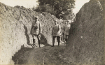 Leintrey (près). Boyau de communication. Les généraux Dubail et Gérard visitant le secteur - Octobre 1915 Leintrey (près). Boyau de communication. Les généraux Dubail et Gérard visitant le secteur - Octobre 1915