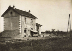 Mignéville. La gare avec un abri de bombardement - 2 septembre 1915 Mignéville. La gare avec un abri de bombardement - 2 septembre 1915